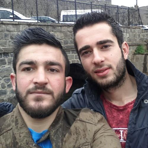 azizazizakren05's profile picture. 