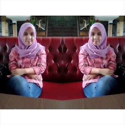 sischa57's profile picture. students of economics education
