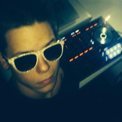 Saunehy's profile picture. 