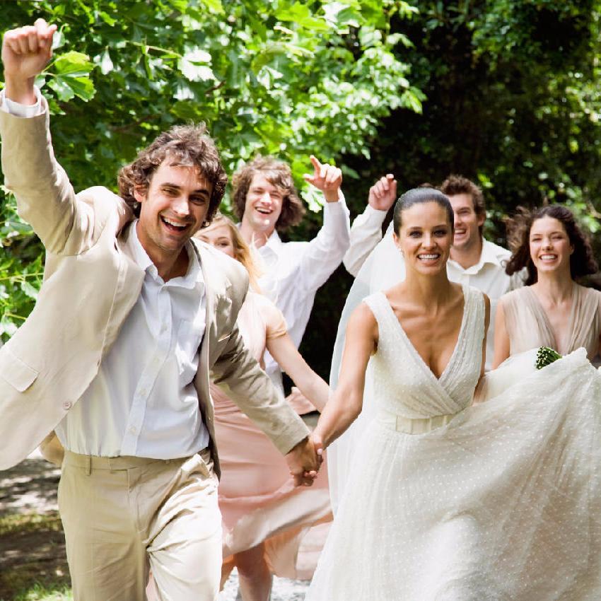 Connecting brides-to-be and bridal related businesses. We #followback !