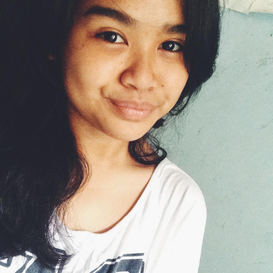 I might known as a person who doesnt even give any shit towards things around me. Rarely to show a smile on my face. But i do care to some people...