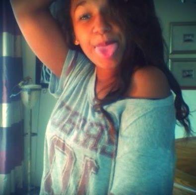 _priiincesssss_'s profile picture. I'm Desi  16  Sophomore. Michelle  Makenna