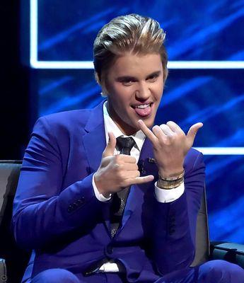 Hi @justinbieber Please Follow Me? Download @shots