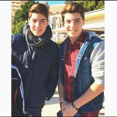 'Ellos son imanes, tan diferentes, tan iguales'                        JDOM