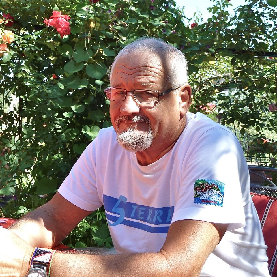 Pall is a local in Riomaggiore, but is a native of Rhode Island. He has lived in Italy for over 12 years, so if you are planing a trip here, contact him.