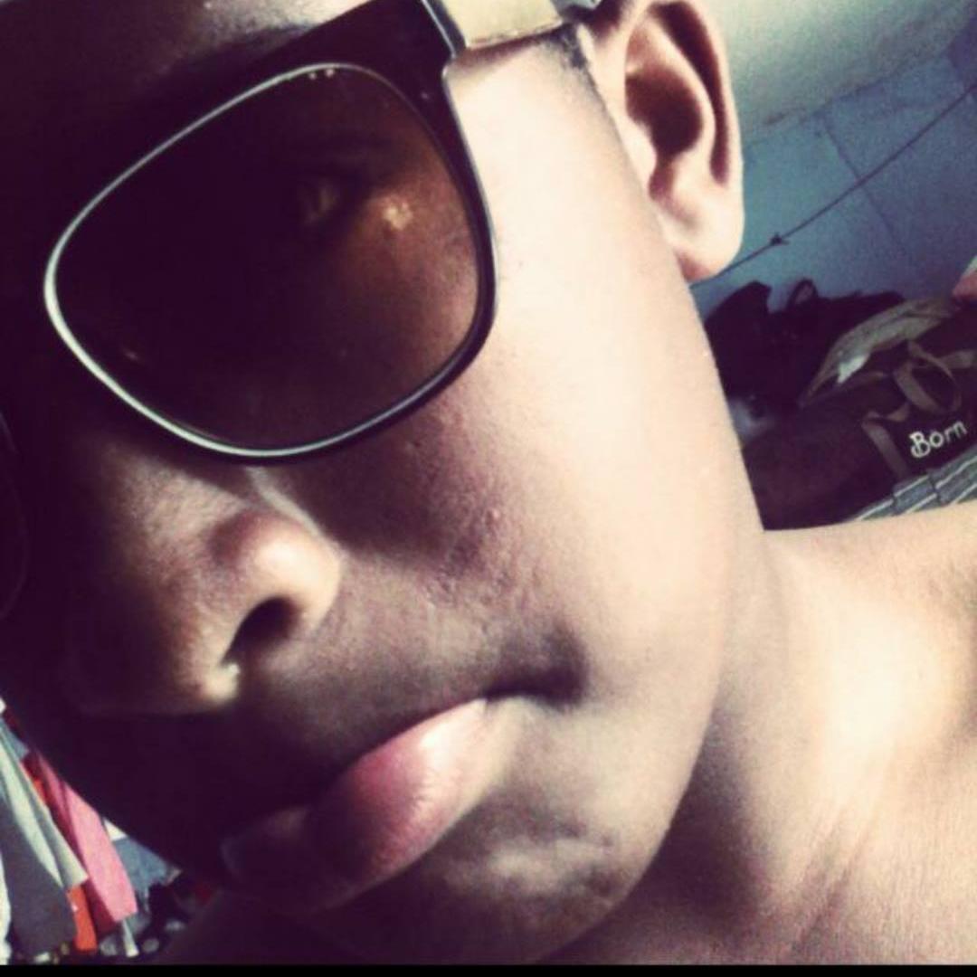 YeirOn_Starz's profile picture. [ƊɪσรMєCυɪdα]                                               IG;Yєιιяoи_Sтαяz                                                       #LαรтKɪиg ✌