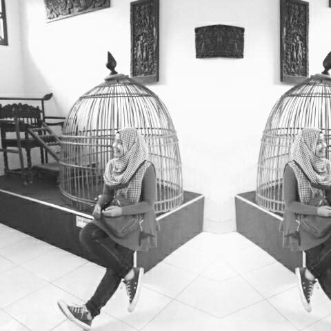 megaspia's profile picture. 389★