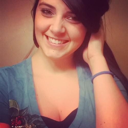 taylorbro0ke's profile picture. 1-05-12              270/615     Love me or hate me I could careless