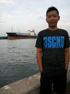 terkadang kita harus memilih antara A dan B tapi juga harus memikirkan si C.