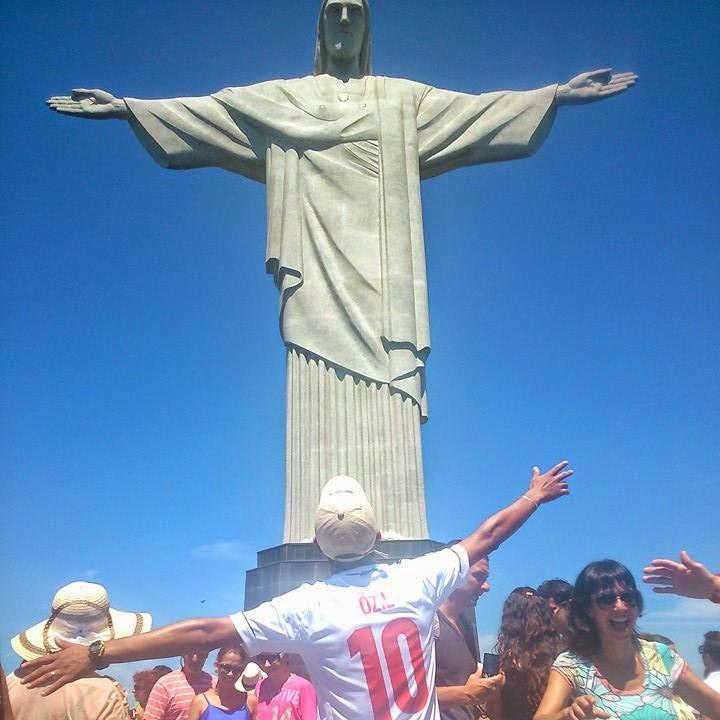 Amo Deus, Jesus, amo meus pais! Amo minha mulher e filha! Amo meu trabalho! Amo a vida!