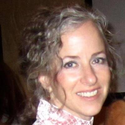 Pianist, flutist, music teacher, wife, mom. Love life and happy every day.