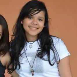 Quem sou eu?? Curiosa, brincalhona, tímida perto de pessoas que nunca conheceu, mas a garota mais doida perto dos melhores amigos.