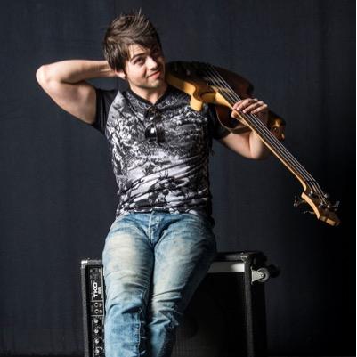 Bassist for @vanityredmusic
Singer and guitarist for Dying Ray