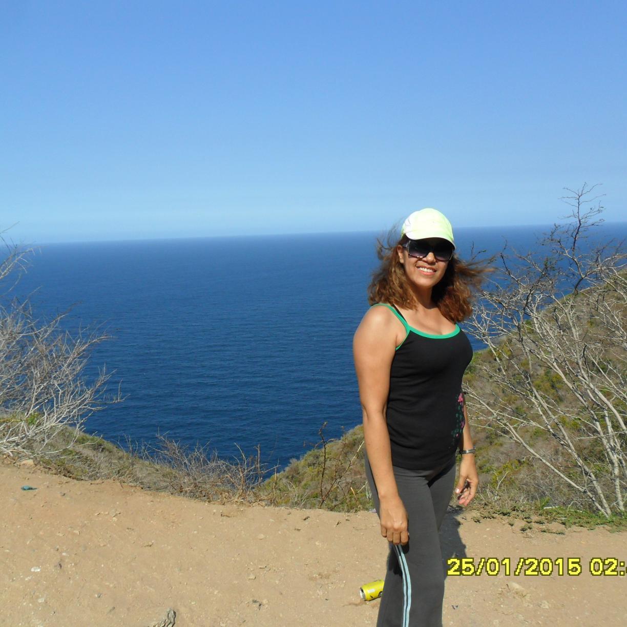 llamalorena's profile picture. Soy medico venezolana, mi rural fué en el estado amazonas con los yanomamis yekuanas, jivis,soltera, trabajo en elarea de obstetrcia, atendiendo partos,cesareas