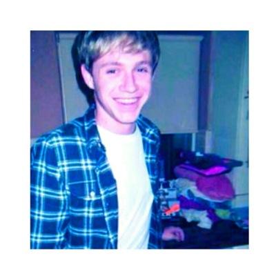 free follow from @packersniam follow her or I unfollow from this acc. ask her for a Followback