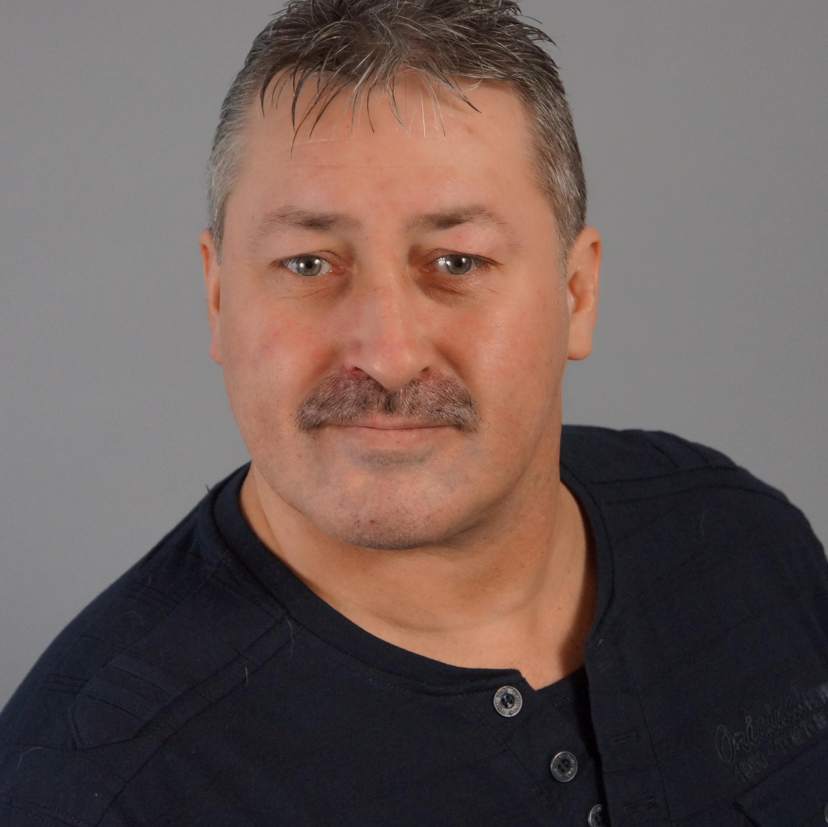 Guido Rost,geboren1969,in Oberhausen,
handy neuheiten,handy,handy reparatur,handy und iphone reparatur,handy schufa,handy mit vertrag