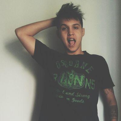 “As criticas não me abalam os elógios não me iludem. Sou o que sou não o que dizem”
18 years. 
Snap wesley_arruda