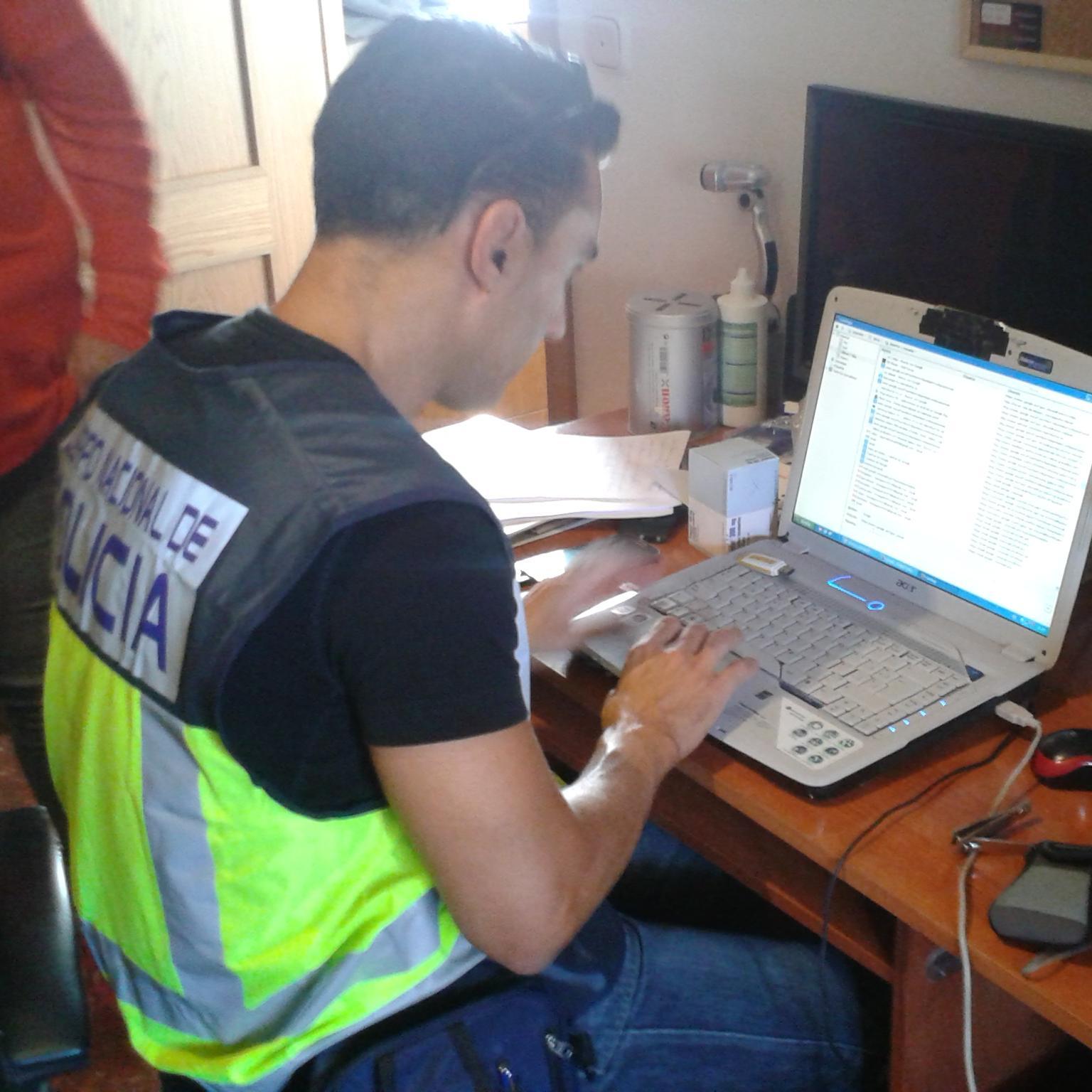Inspector, Jefe UDEF, Técnico Superior Sis. Informáticos, Master Ciencias Policiales Perito en Informática Forense. Tribunal calificador PN. Pruebas Físicas.
