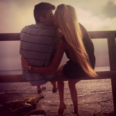 Esfuerzo y trabajo son sus leyes morales con unas cualidades anormales! Loco chico del deporte todo tipo y siempre en el mar pesca submarina!Loco por una rubia.