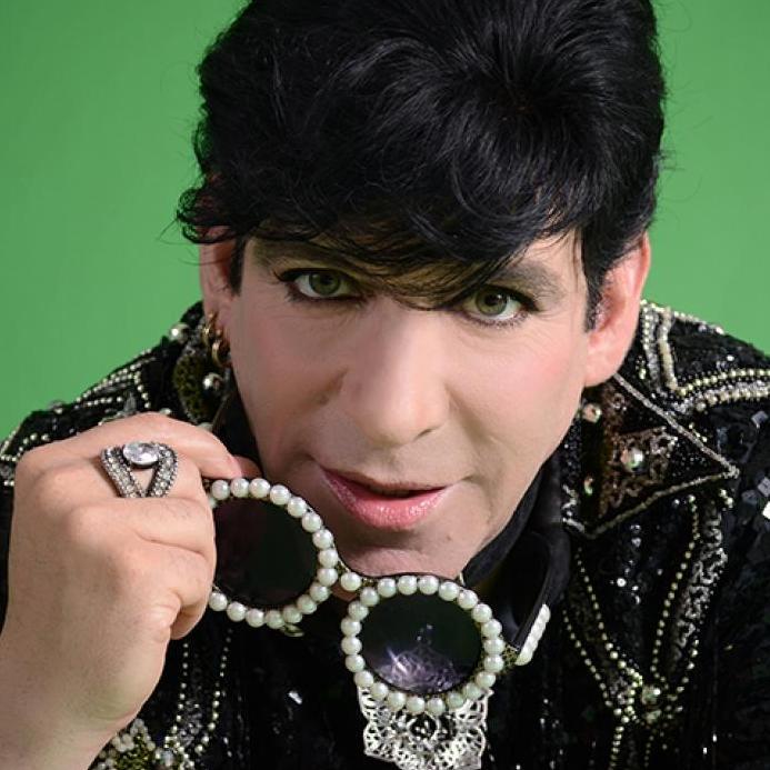 El único y verdadero Zar de la Belleza , FERNANDO CORREA, el Estilista de las Estrellas.