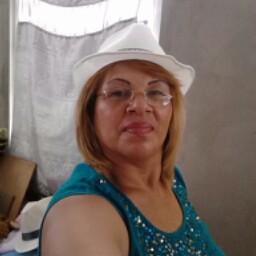 santama97797360's profile picture. 