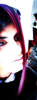 Hola...Soy una persona la cual ama cantar, escribir, actuar y modelar entre otras cosas. Esta serà mi pag. oficial de twitter donde veran mis noticias. ñ.ñ/