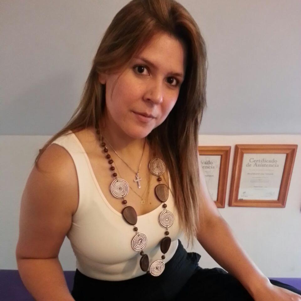 Terapeuta de Flores de Bach, certificada en Inglaterra el 2014 por Bach Foundation International Register (BFRP)