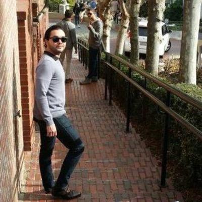 Joven emprendedor. Preocupado por el medio ambiente y mejorar la construccion de nuestro pais.