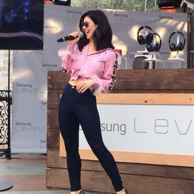 lcanbeyourclown's profile picture. 