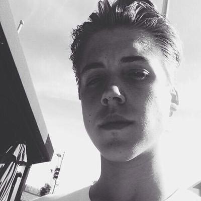 This is a free follow acc. Follow @ChristiMaslow xoxo ❤
You are all beautiful and I love you ❤