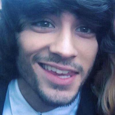 ask for a follow back on @raybanzouis