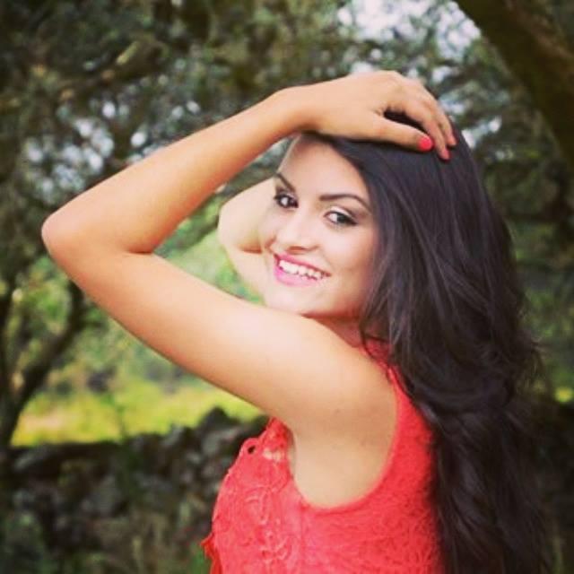 Desistir? Jamais. Não existe cedo ou tarde, não existe tempo certo ou errado. As coisas acontecem quando tem que acontecer. ❤