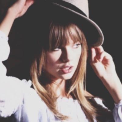 the best of taylor swift's outfits
