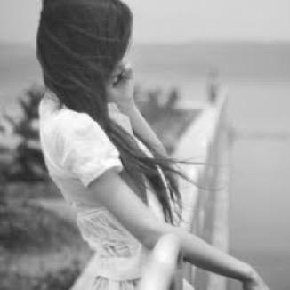 ConfessLilly's profile picture. 