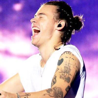free follow SO GO FOLLOW @screamingbczayn