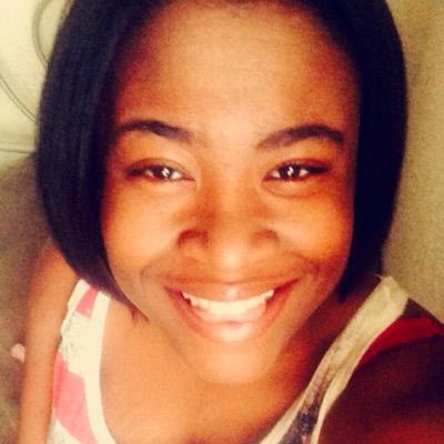 hola97's profile picture. 