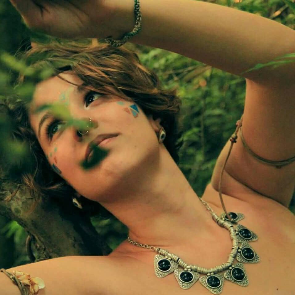 Psicologia; Vegetariana; Canceriana com ascendente em Libra;