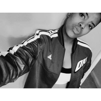 insta:kaylar_fox~snapchat:mkayyfox~God's first❤️
~she is the sun,and man does she shine bright☀️