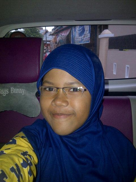 I love reading and singing |pin:2A1E4650 :twitter:@nabilarahel ,23-01- 2002,