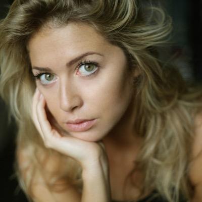 JessMorali's profile picture. Comédienne / journaliste/chroniqueuse culturelle sur FDM TV