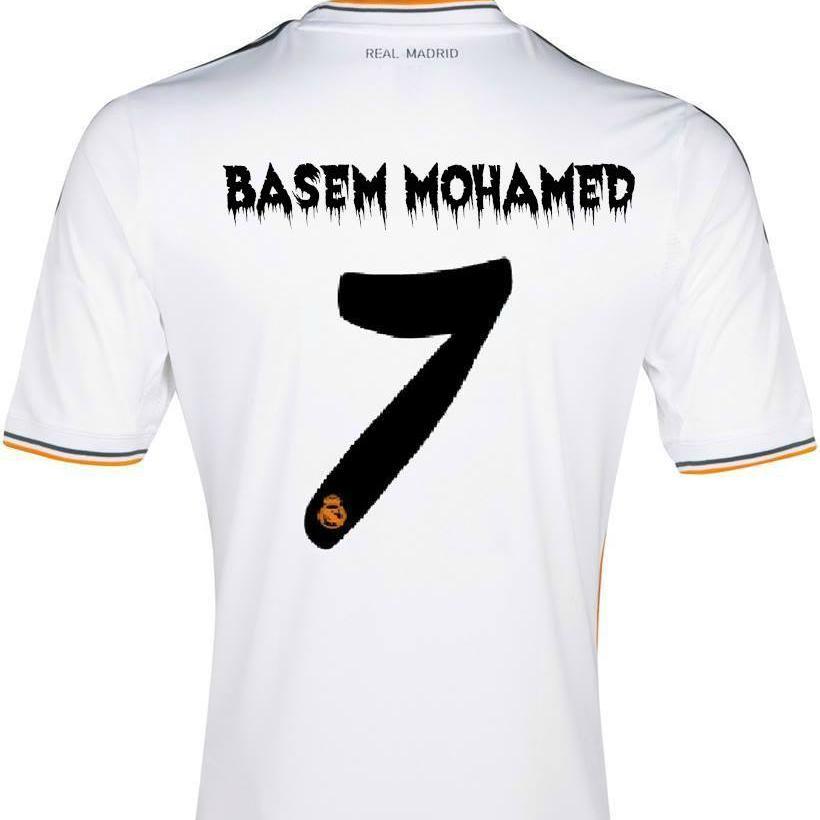 دارس فى كلية تجارة ,football player