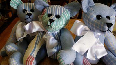 I am a teddy bear designer and I repair stuffed animals. https://t.co/rB8hYEPbvI