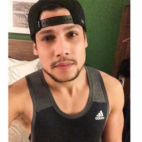 Fc pro anjo @IsraelNovaes, Seguido por ele!! Amor na vida só existe um e você é o amor da minha vida!!