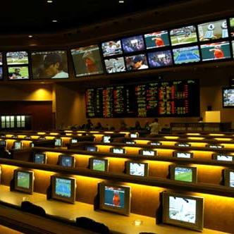 VeekMoney's profile picture. Betting the world of sports through stats and analytics #NHL: 7-4 +7.3u #NBA: 1-2 +2u #NCAAB: 9-5 +11u OVERALL: 17-11 +20u #MarchMadness #SportsBets #FreePicks