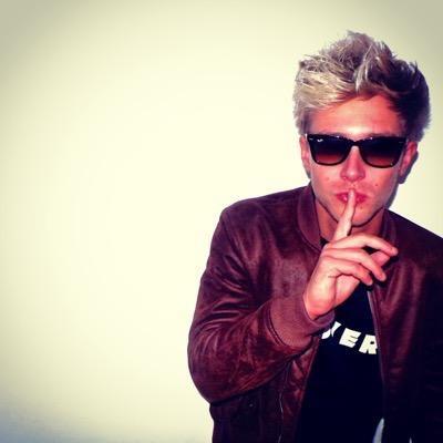 joeysofficial14's profile picture. Here to support @_CooperOfficial and @Joe_Ashman  ✌