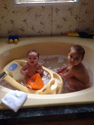 A-ma & A-ni Hicks.