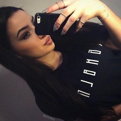 follow @tfioespinosa & turn on her notifs 
she follows back ✨