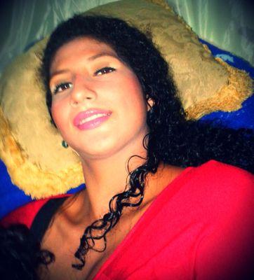 Soy una mujer segura de si misma extrovertida, feliz, sociable y con una gran virtud de ser madre de una gran bendición mi hija..!!
