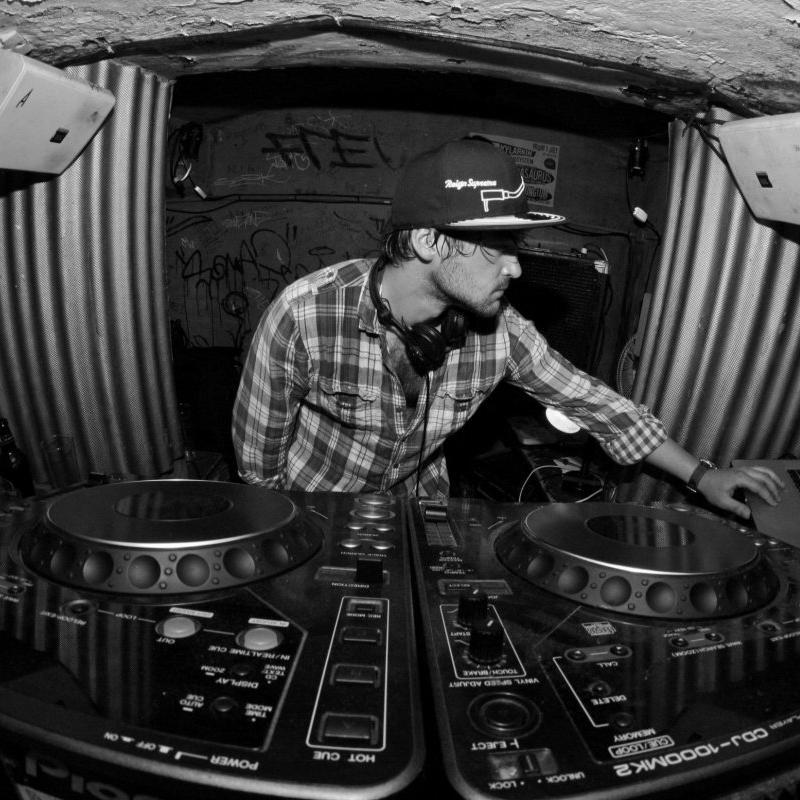 Club / Party / Radio DJ spinning tasty tunes from Hip-Hop & House to Bass ,Garage, Grime & Beyond! For Bookings: djramsayofficial@gmail.com