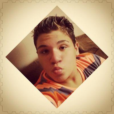 Nunca abaixe a cabeça pra ninguém, nem levante o nariz alto demais. Olho no olho já é suficiente.☆♡★♥